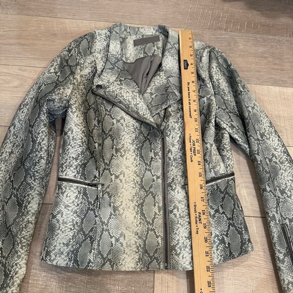 BLANK NYC WOMENS SMALL FAUX LEATHER SNAKE SKIN JACKET COAT - Picture 4 of 9